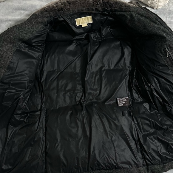 Men’s Michael Kors Fall/Winter Jacket with Removable Fur Collar - Picture 2 of 6